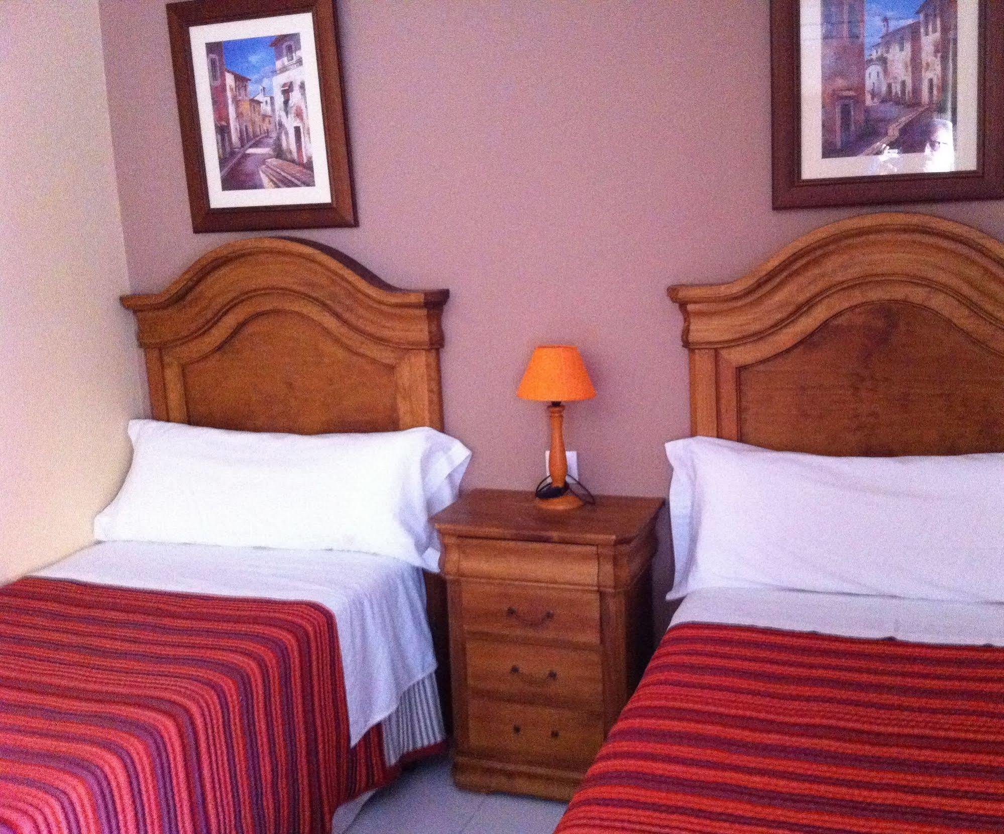 Hostal La Calzada Таріфа Екстер'єр фото
